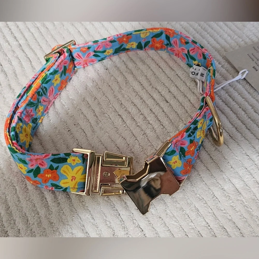 The Foggy Dog Bold Flower Dog Collar (M)